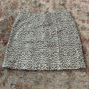 Beautiful & flattering skirt!